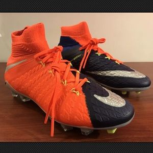 Chuteira Society Infantil Nike Phantom Venom Club TF Loja